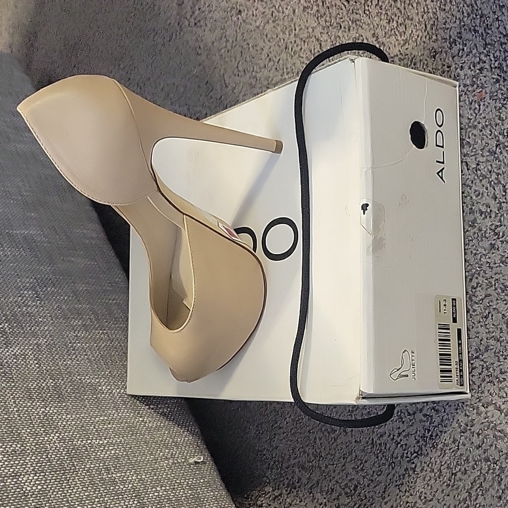Aldo hidden platform heels